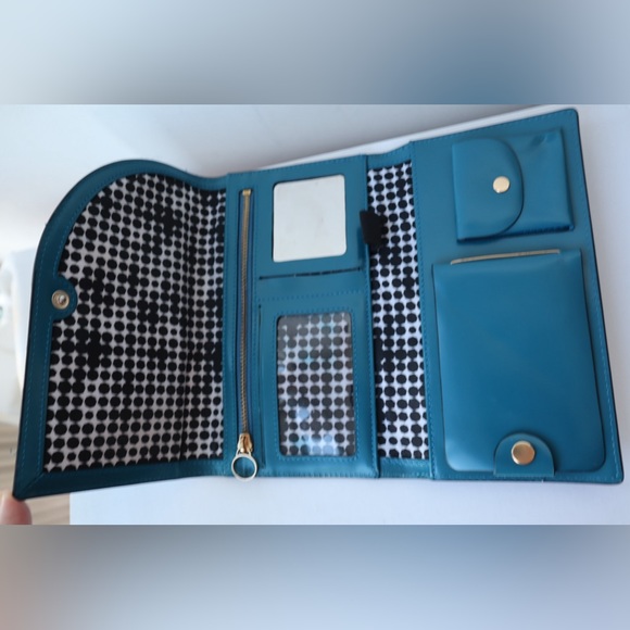 Sale🔥 Kate Spade Genuine Cow Leather Wallet safe keeper - Picture 3 of 6